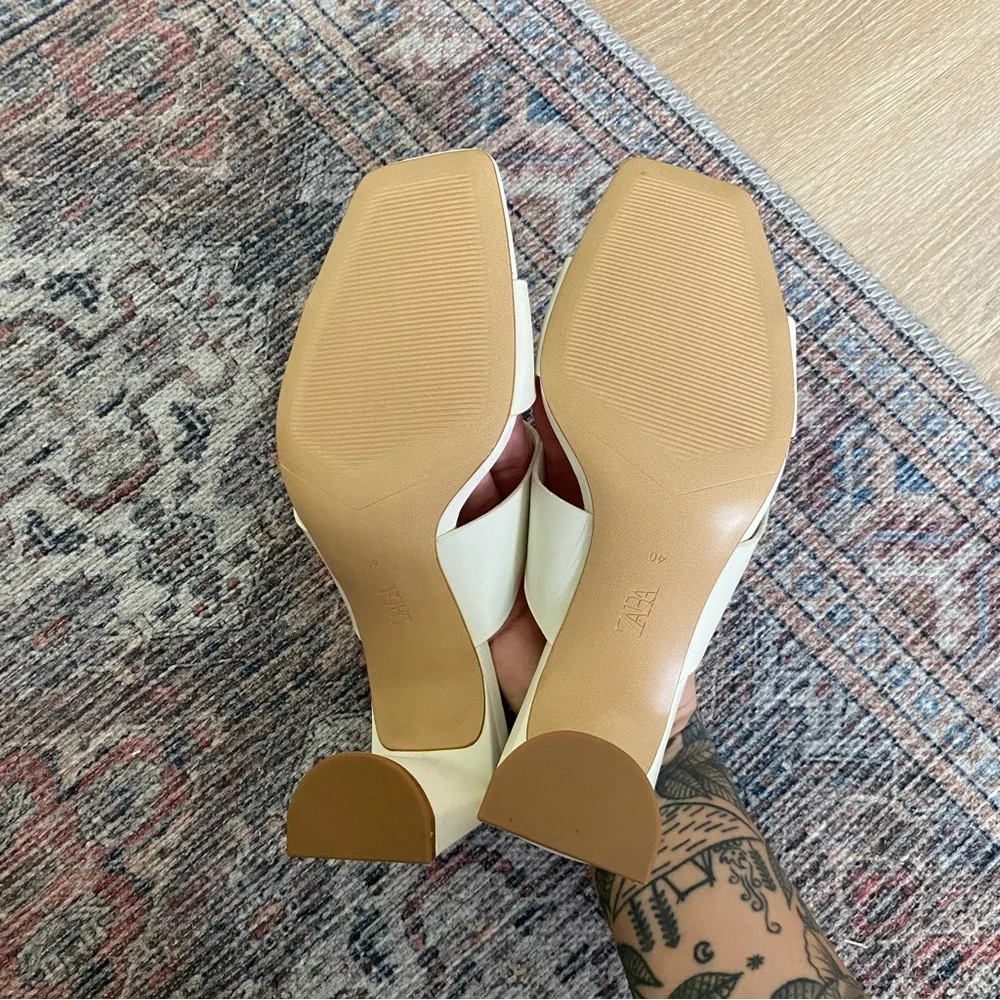 NWOT ZARA‎ Square Toe Twist Heels